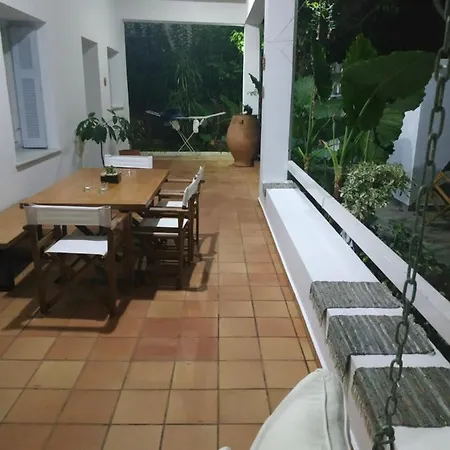 Zacharoula's Hriszí Aktí Haniá